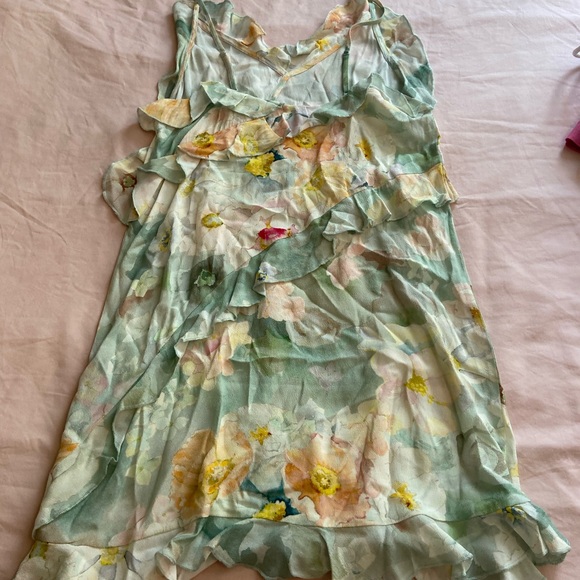 H&M ruffled mini dress - Picture 3 of 3